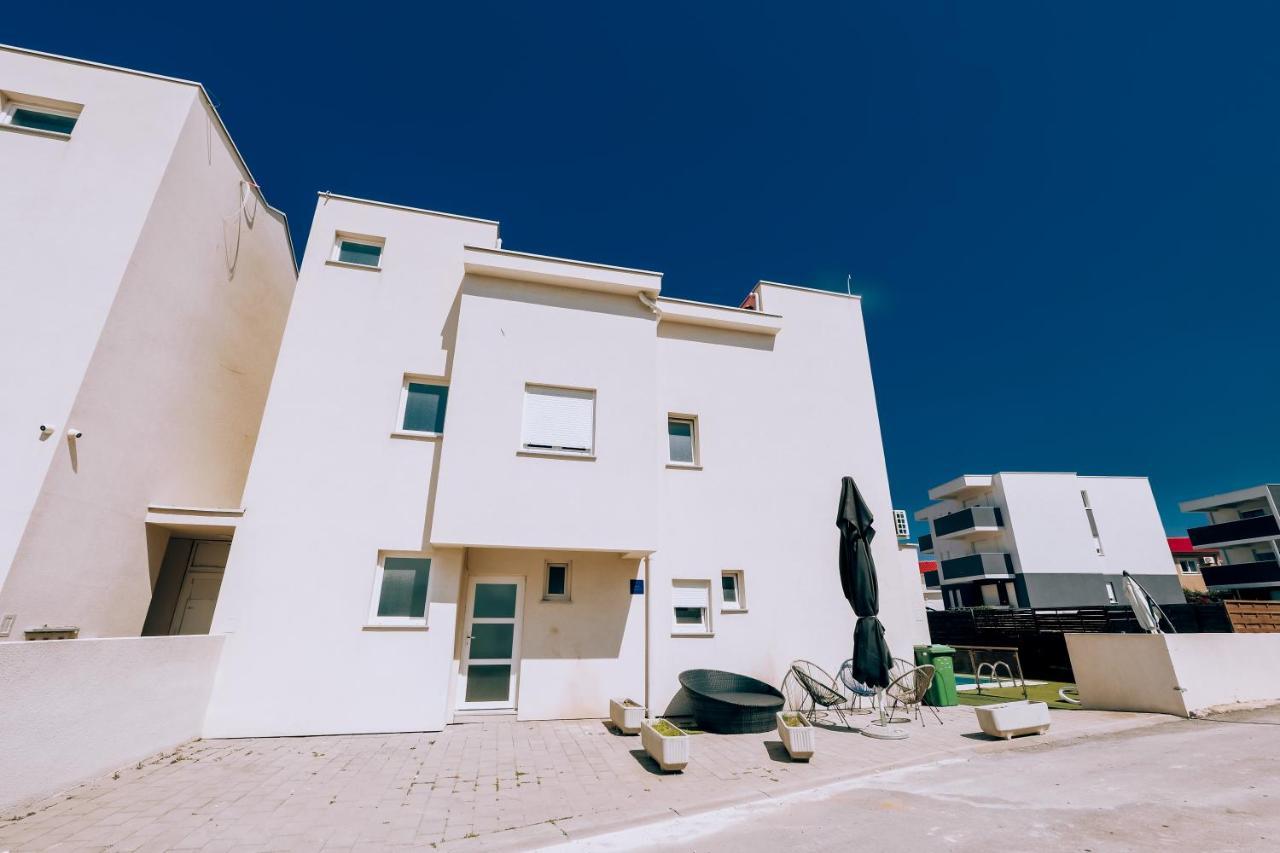 Villa Jasmina Novalja Exterior photo